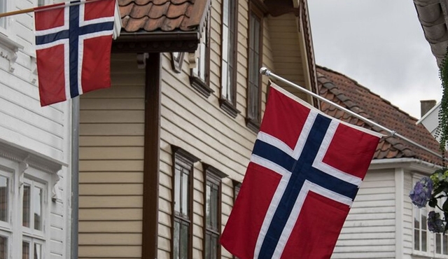 Private Custom Walking Tour with a Local Guide in Stavanger