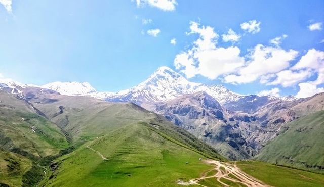 Kazbegi and Truso Gorge Tour from Tbilisi by Jeep