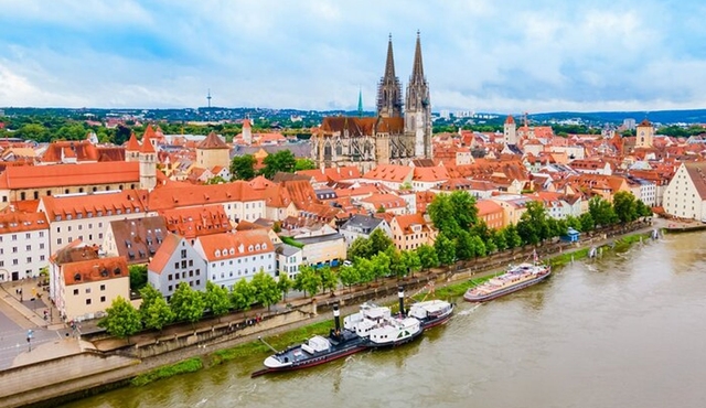 Self‐guided scavenger hunt and city game in Regensburg
