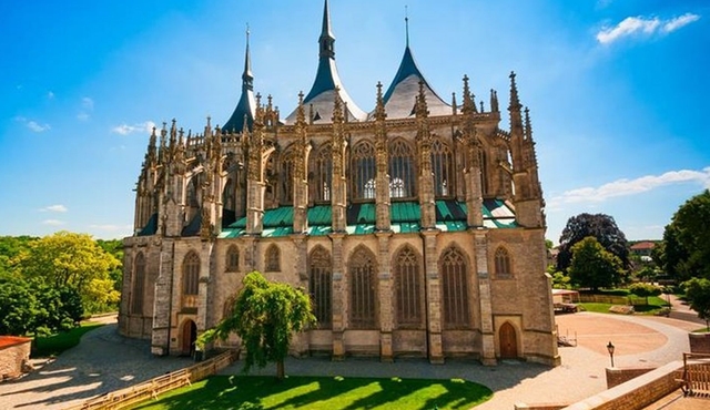 Kutna Hora Private Day Trip with Guide Option, from Prague