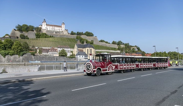 Würzburg city tour with the Bimmelbahn with departure at the Residence