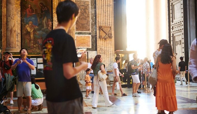 Rome: Angels and Demons Private Tour with Transfers