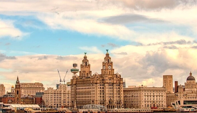 Explore Liverpool in 60 minutes with a Local