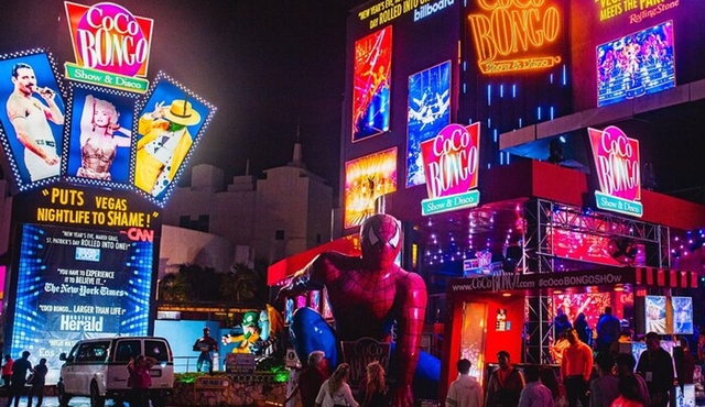 Cancun Coco Bongo Show Bar & Disco