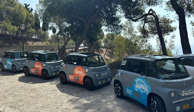 Tour Málaga by electric car: Discover the city in 2 hours
