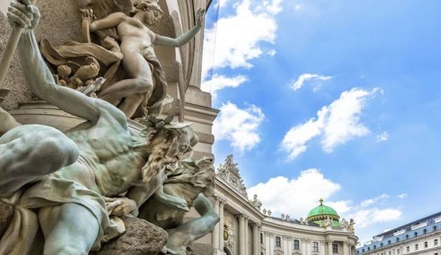 In‐app audio tour of Vienna historic Hofburg District