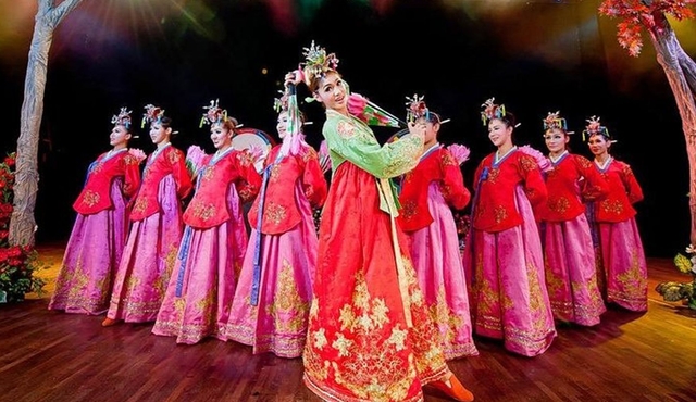 Simon Cabaret Show Phuket – Entry Ticket with Hotel Transfers