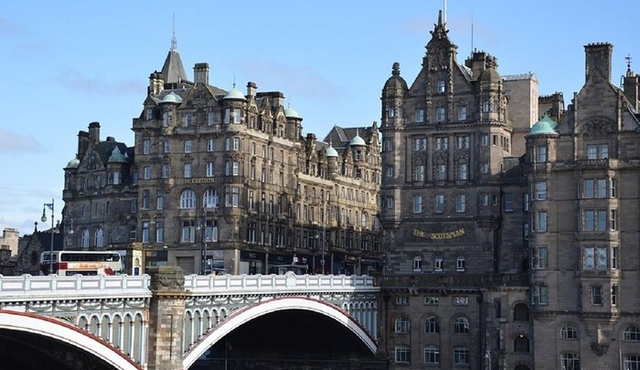 Guided Walking Tour in Edinburgh Old Town