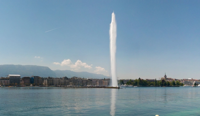 Annecy and Geneva city tour with cruise on Lake Geneva