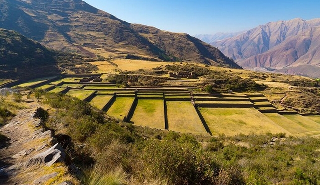 Cusco South Valley Tour (Tipon, Piquillaqta & Andahuaylillas) Economical Group