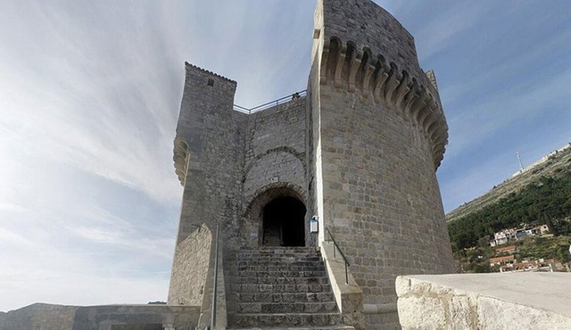 Walls Of Dubrovnik: Small‐Group Walking Tour With A Local