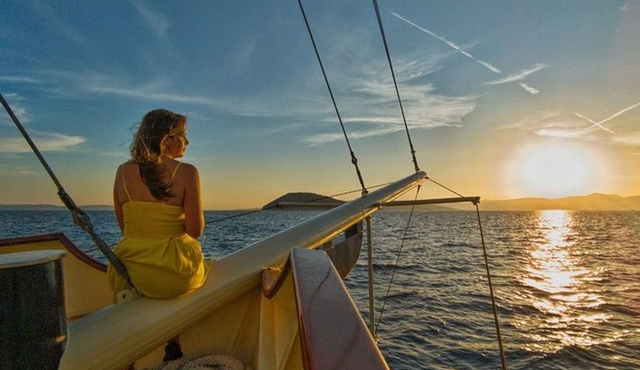 Split Sunset Cruise With Live Music