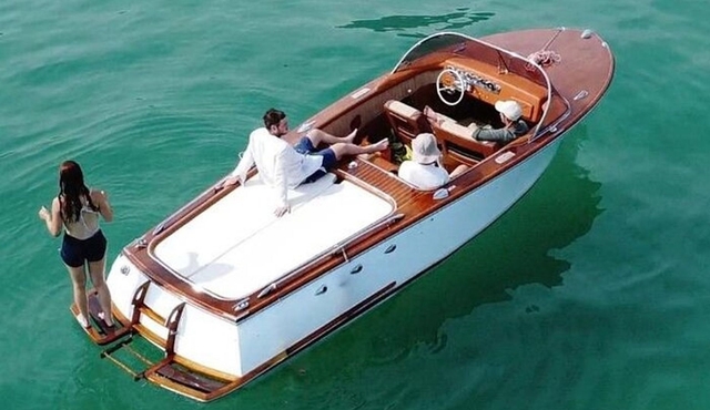 Romantic Wooden Boat Tour on Lake Como