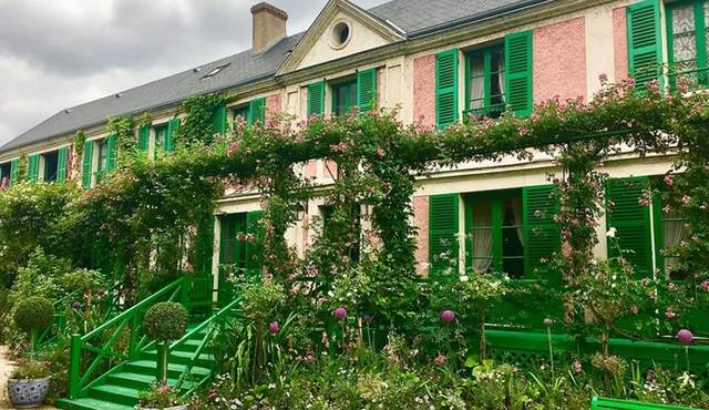 Monet's Gardens & House‐Private Giverny Tour From Paris