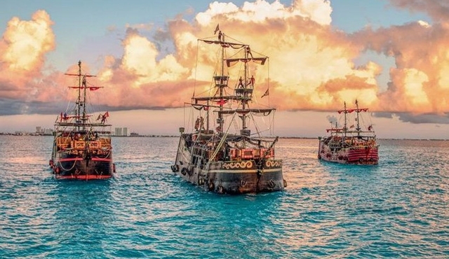 Cancun Live Pirate Fight and Dinner