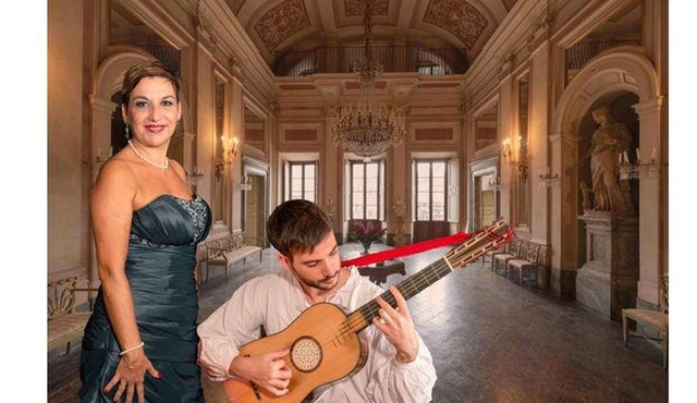 Siena: intimate Opera concert and tour in Piazza del Campo
