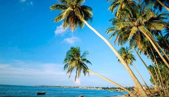 Mui Ne Beach 2 days private tour from Ho Chi Minh City