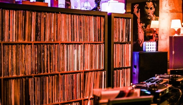 Wine tasting Bordeaux center