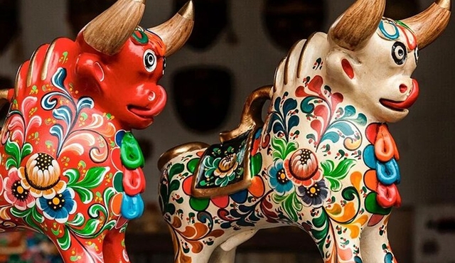 Cusco Paint your own Torito de Pucara Art and Culture