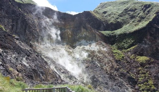 Full‐Day Beitou and Yangmingshan Guided Tour from Taipei