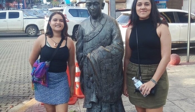 Tour beyond the walls