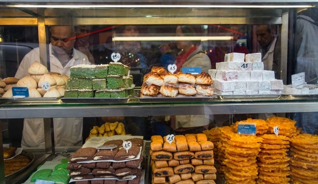 Traditional food tour in Marseille
