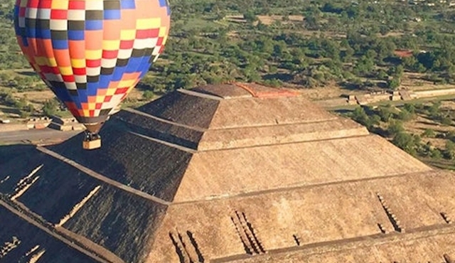 Teotihuacán Pyramids: Private Tour from Mexico City