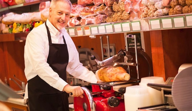 Bologna walking tour with food tasting