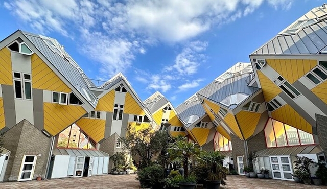 Rotterdam trip from Amsterdam by train with Euromast Entry