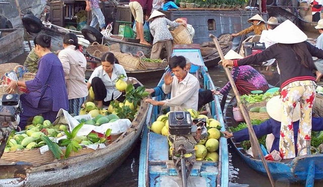 2‐day Mekong tour visiting floating market from Ho Chi Minh city