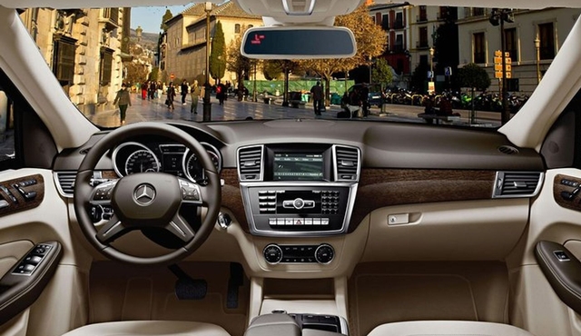 Granada Center Private Transfer to Granada Airport