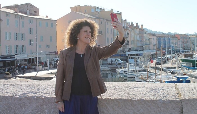 Be a movie star in Saint Tropez!