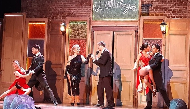 The best Montevideo Dinner Show. Tango and Candombe. El Milongon.