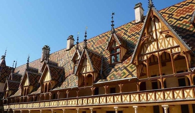 Small group Burgundy tour of Beaune with Wine Tasting from Dijon
