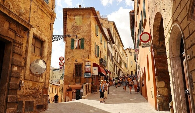 Montepulciano and Pienza Private Full‐Day Tour from Florence