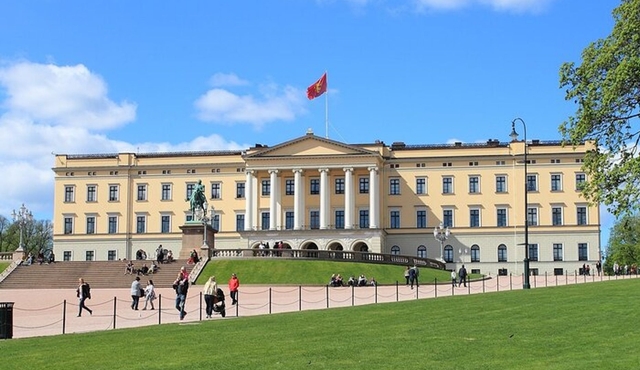 Oslo City Tour and Traditional Norwegian Lunch