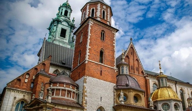 Krakow Expanded — Full Day Tour from Warsaw by Private Car