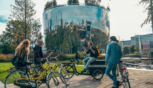 Discover Rotterdam: Classic Highlights Bike Tour with a Local