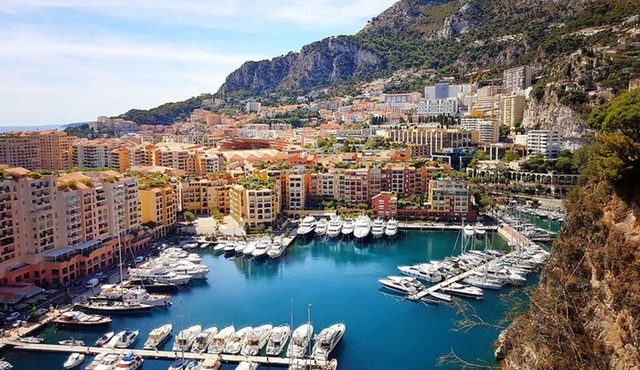 Private guided walking tour of Monaco