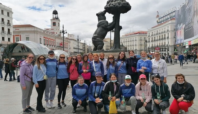 Tour privato a piedi delle attrazioni principali di Madrid