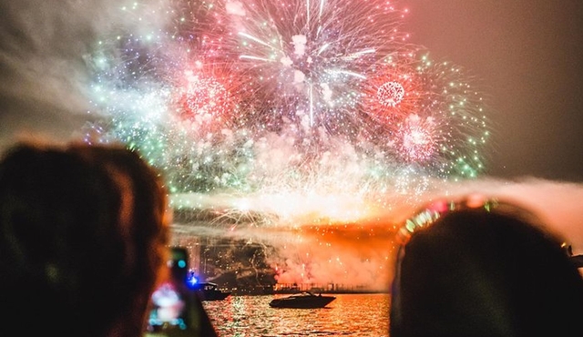 4‐Hour Bowen Island Festival of Lights Tour from Vancouver