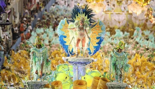 Rio de Janeiro Carnival Parade Special Group Night Tickets & Transfer