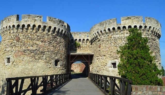 Belgrade Private Half-Day City Tour with Avala Mountain Visit