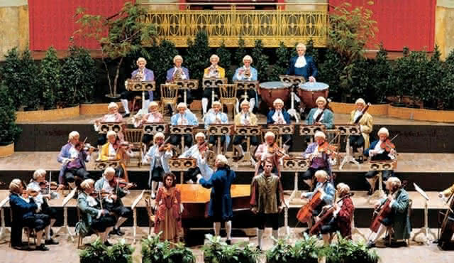 モーツァルトの夕べ：ウィーン楽友協会でのコンサートとディナー