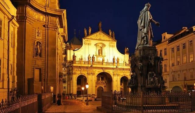 查理大桥 (St. Salvator Church)