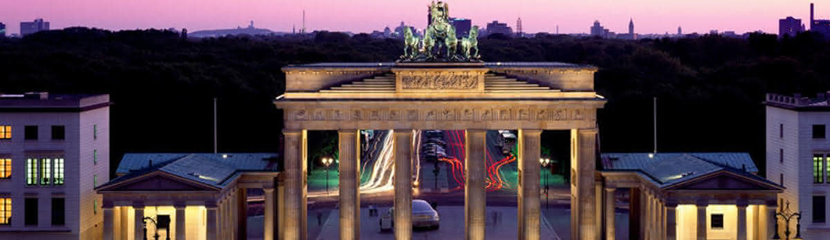 Berlin Brandenburg Gate  © visitBerlin Wolfgang Scholvien