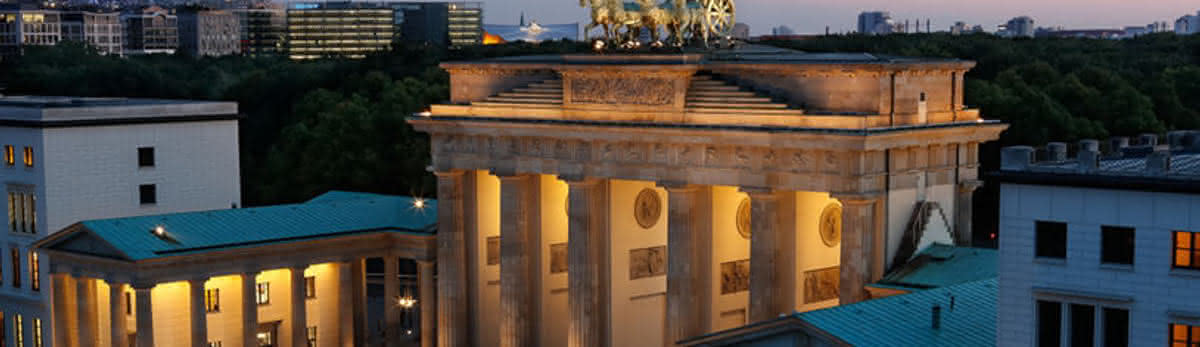 Brandenburg Gate © visitBerlin / Wolfgang Scholvien