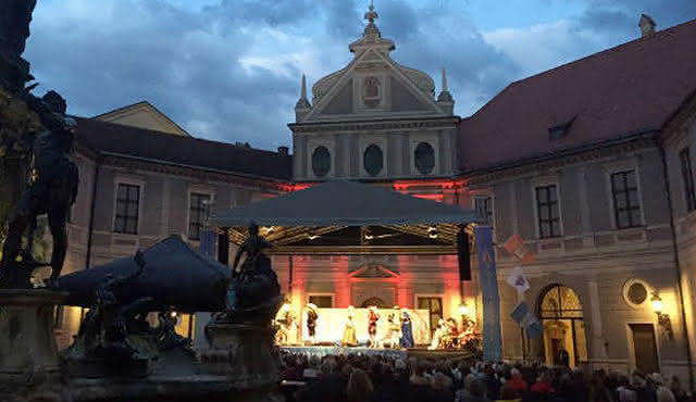 Concert en plein air : Brunnenhof de la Résidence de Munich