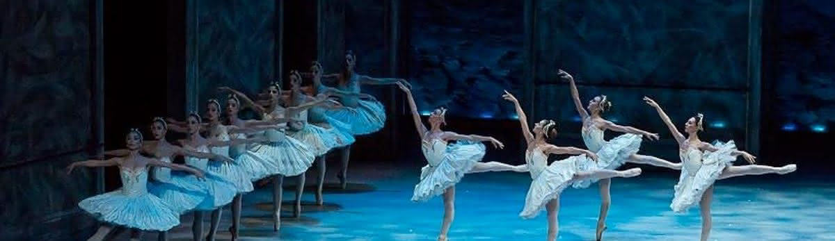 Swan Lake: Teatro dell'Opera, © Photo: Jean-Charles Verchère