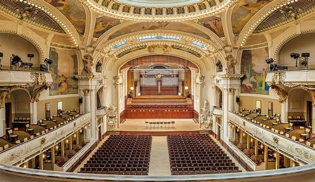 De beste van de klassiekers in het gemeentehuis in Praag